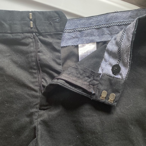 Banana republic. Flat-front chino shorts - Picture 4 of 8